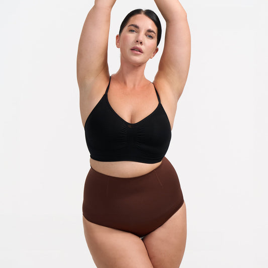 <div>Das Model ist 1,77m groß</div><span></span><div>und trägt Größe XL</div>