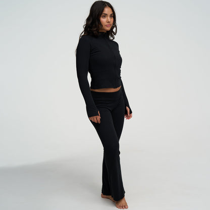 <div>Das Model ist 1,72m groß</div><span></span><div>und trägt Größe S</div>