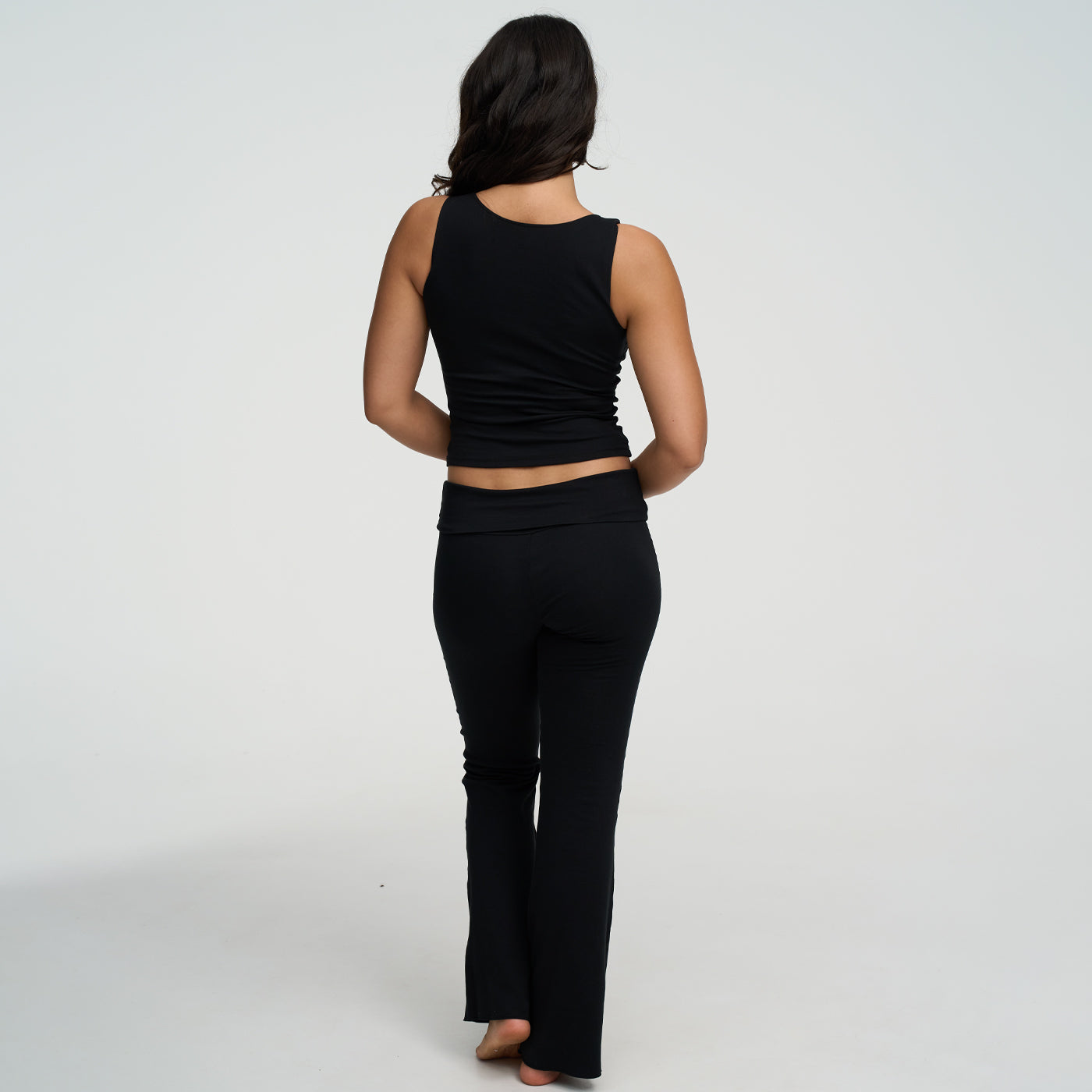 <div>Das Model ist 1,72m groß</div><span></span><div>und trägt Größe S</div>