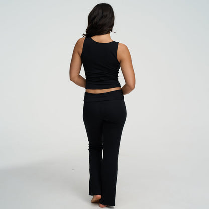 <div>Das Model ist 1,72m groß</div><span></span><div>und trägt Größe S</div>